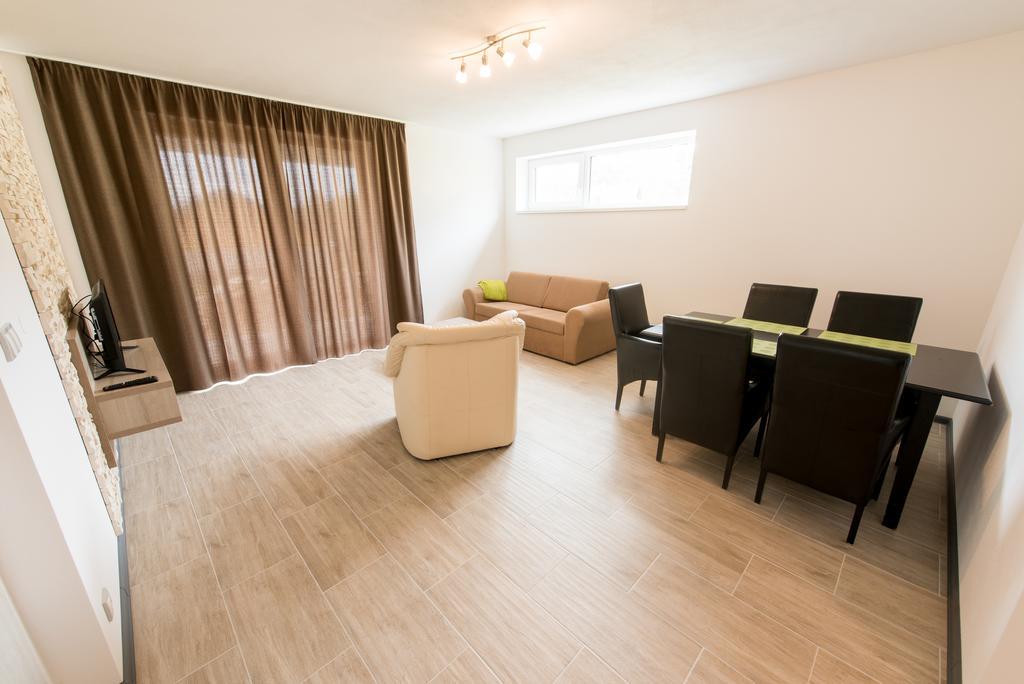 Apartment 154